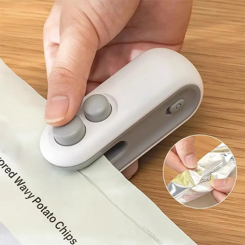Mini Handheld Food Heat Sealer USB Rechargeable Heat Sealer Food Storage Bag Plastic Package Food Sealer
